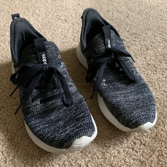 Women’s Adidas Cloudfoam Athletic Shoe - Size 6.5 - Picture 1 of 9